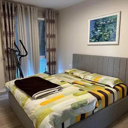 Family Friendly 2 Bedroom Eden Gardens Center